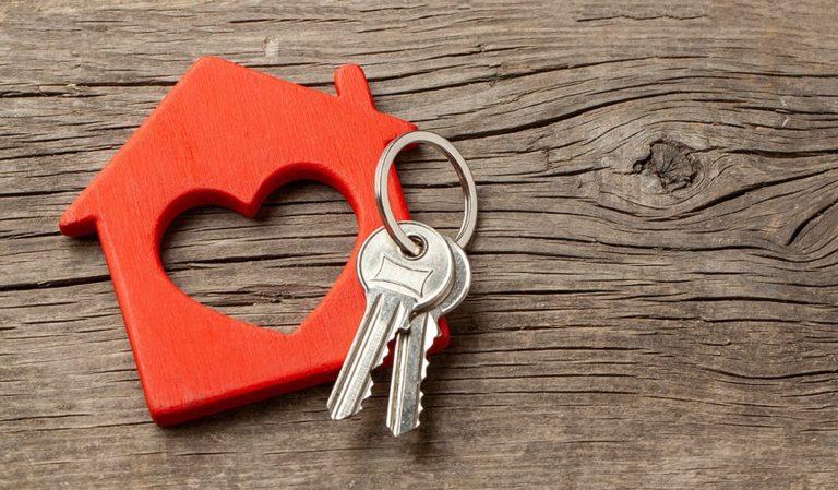 2 keys and a mobile home heart