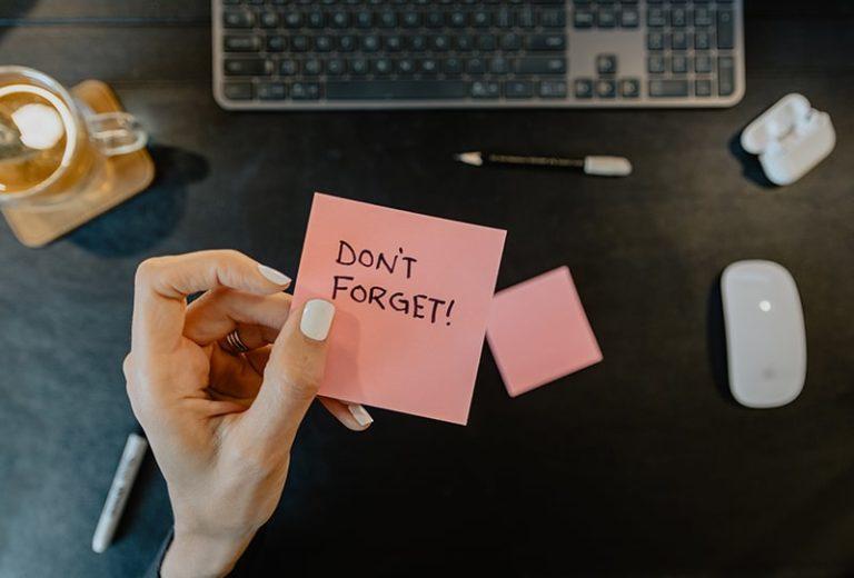 Sticky note reminder to remember tips about mobile home fire safety