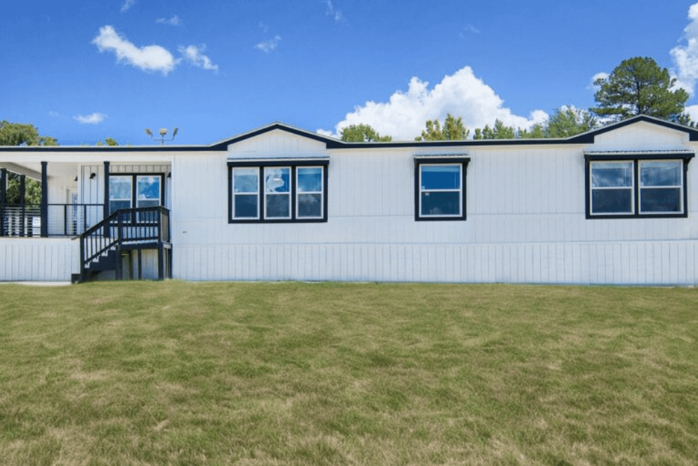 Oak Creek Pearl Double Wide Mobile Home Exterior Front View 01