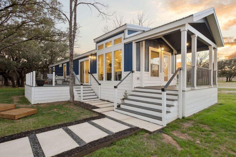 Champion Diamond D1668B Single Wide Manufactured Home Exterior View
